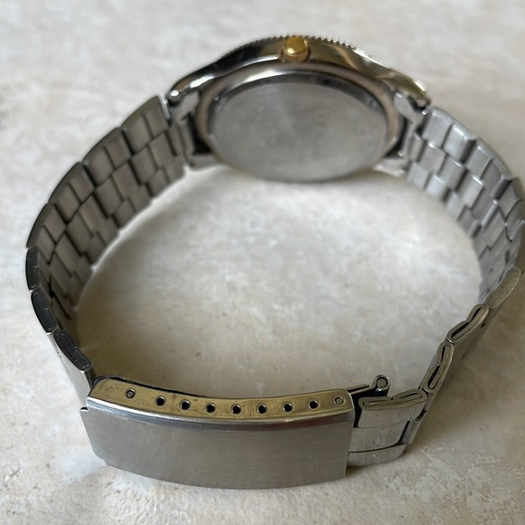 Armitron men battery water resistant 100ft stainless steel date&day - Picture 5 of 9